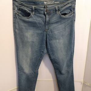 Gap Women's straight cuff Jean Med wash size 14R